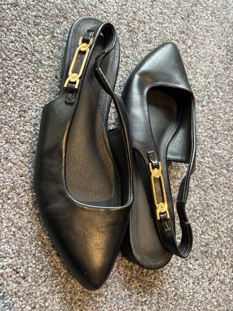 Cute Novo Flat Shoes - Size 7