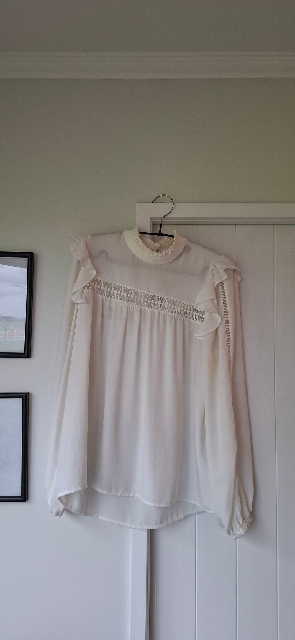 Decjuba White Ruffle Sleeve Blouse