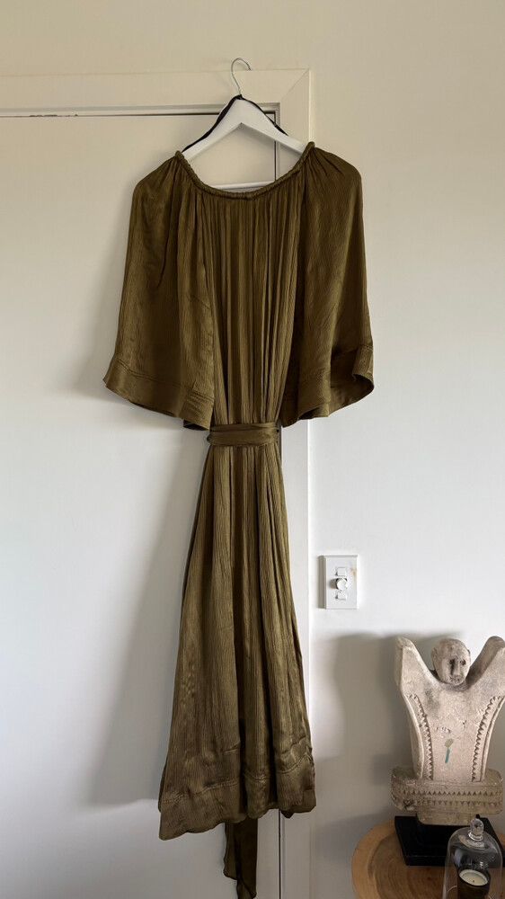 alicia silverstone green dress AJE