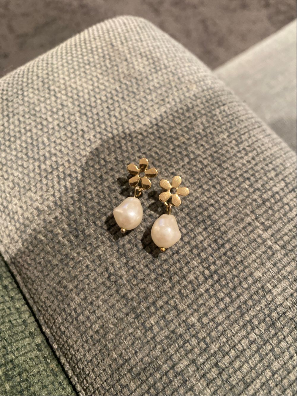 Flower Pearl Drop Earrings