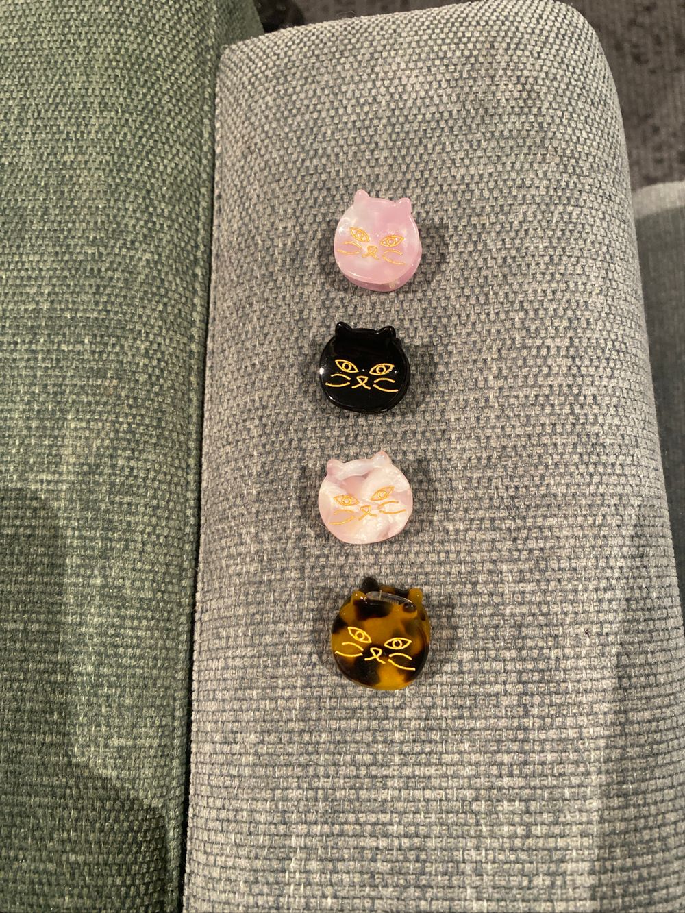 Dangerfield Cat Hair Clips