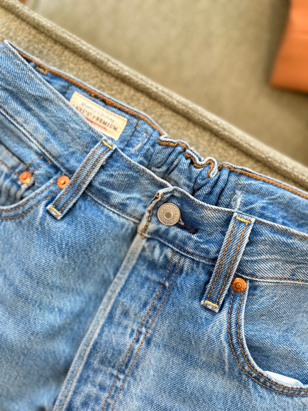Levi's ribcage straight ankle Sz 28 (waist adjusted)