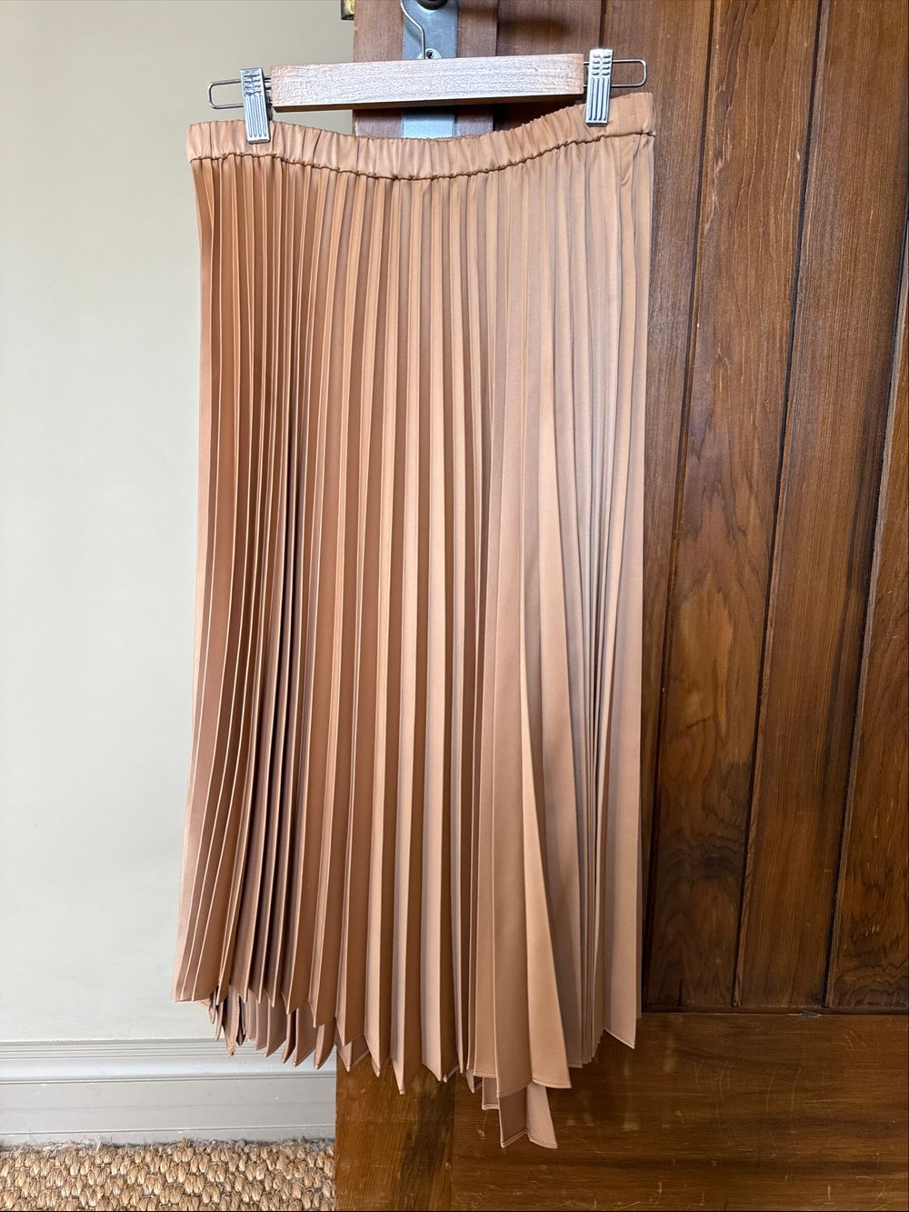 Gold Pleated skirt