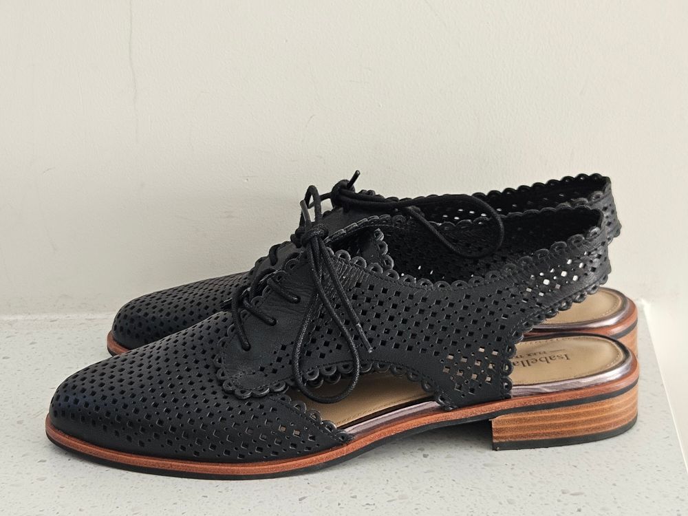 Isabella Anselmi Perforated Leather Slingback Oxfords – Size 41 – Excellent Condition