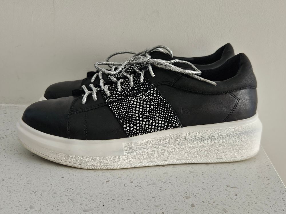 NEO X Leather Platform Sneakers – Size 38 – Black – Excellent Condition