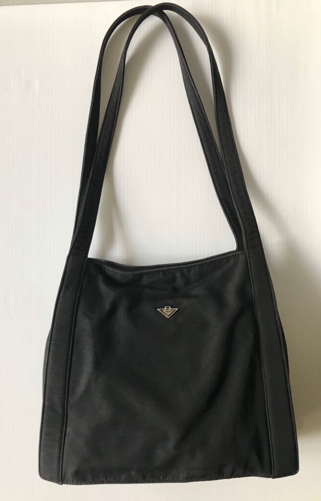 Authentic Bottega Veneta Shoulder Bag
