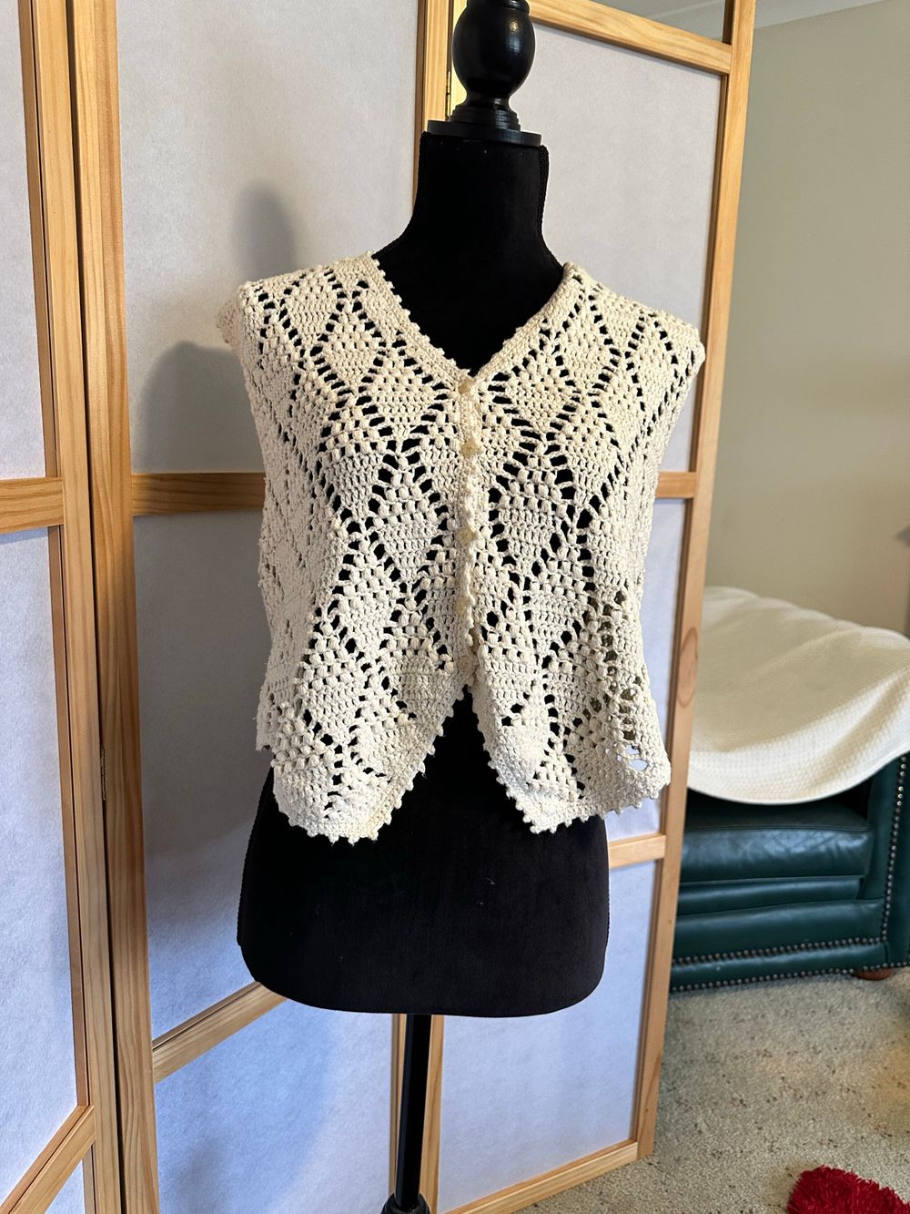 vintage hand made crochet cream vest size 12