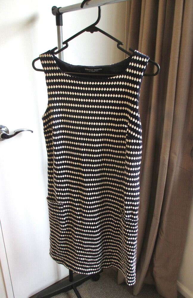 Dorothy Perkins - 60s Style A-line Dress on Designer Wardrobe Dorothy Perkins - 60s Style A-line Dress on Designer Wardrobe