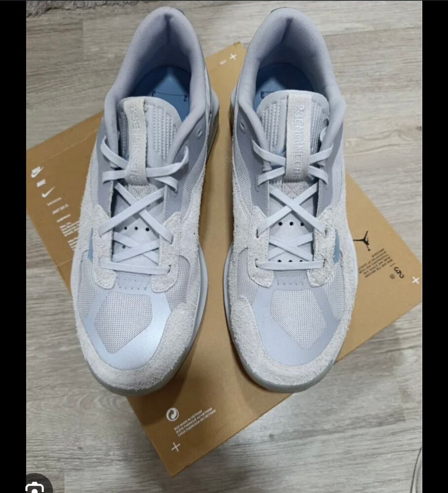 Jordan Grey Sneakers