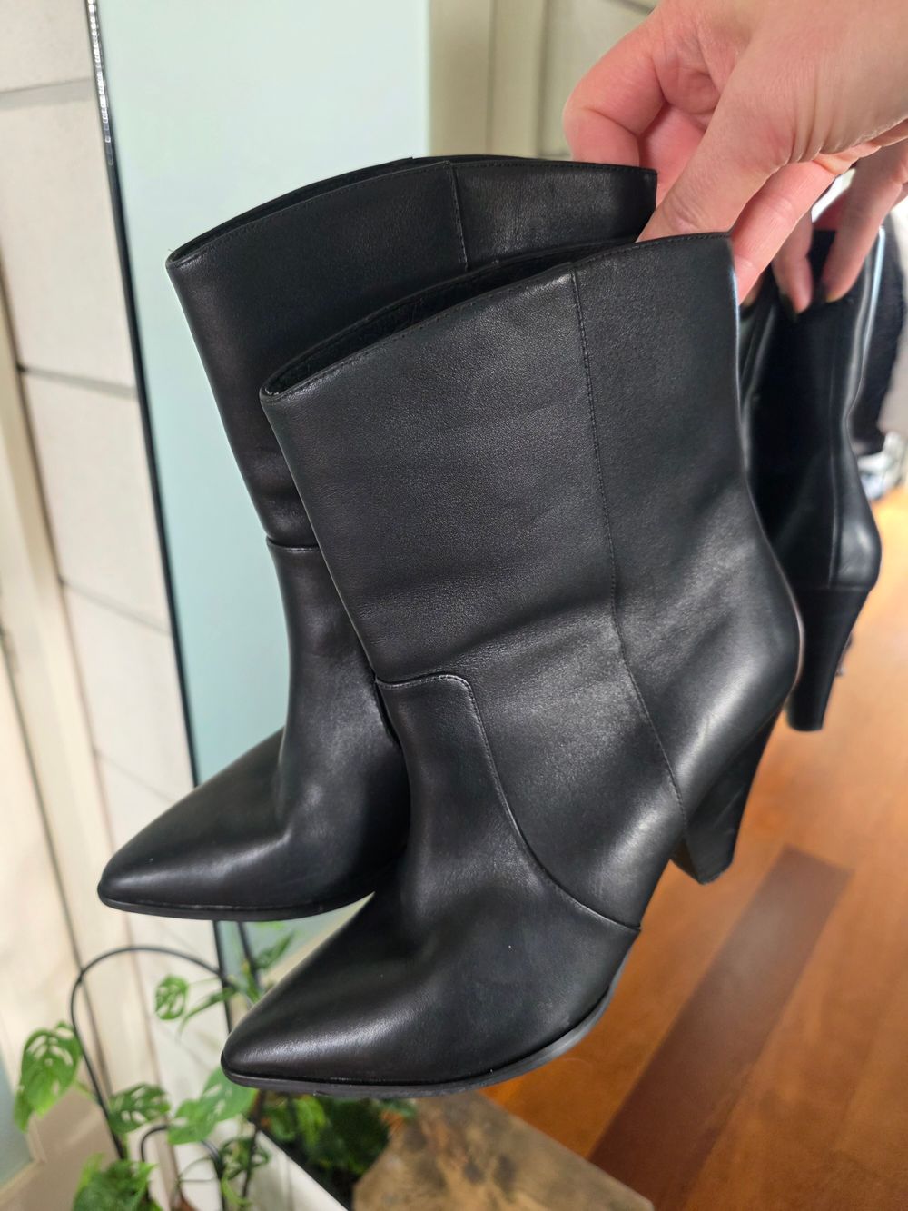 Moochi Imperial Boots