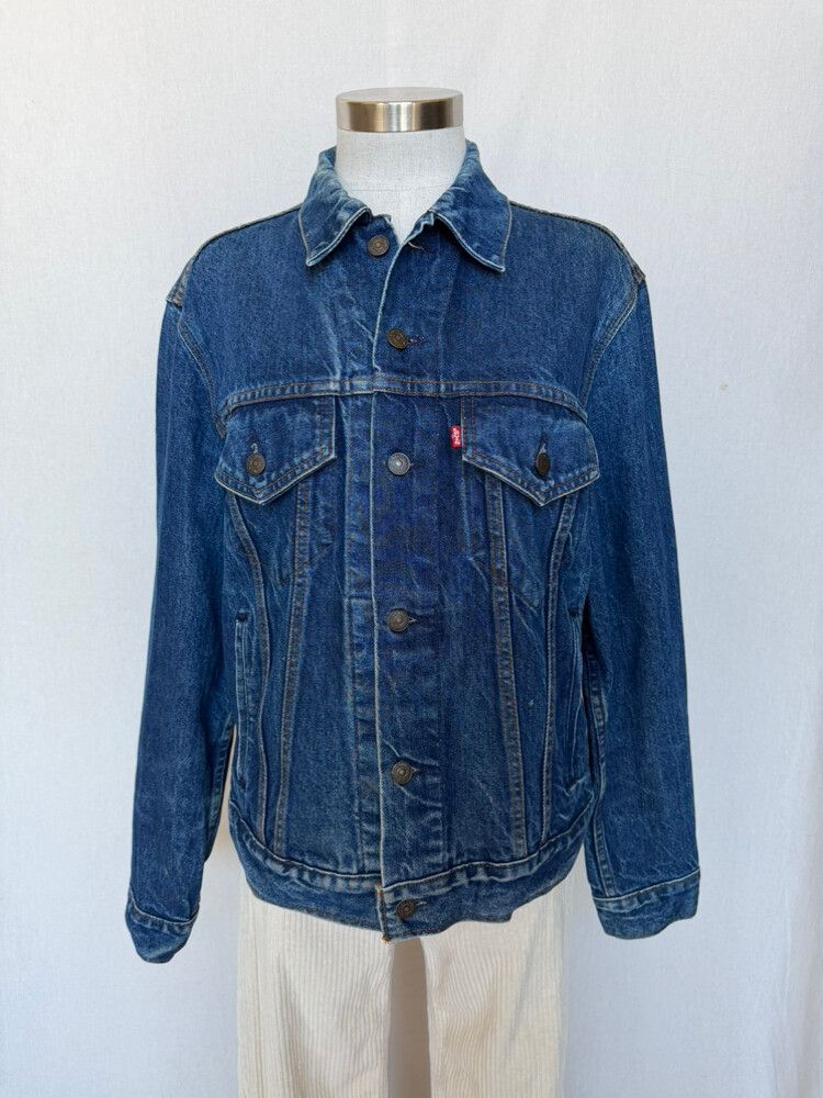 Vintage Levi’s men’s denim jacket