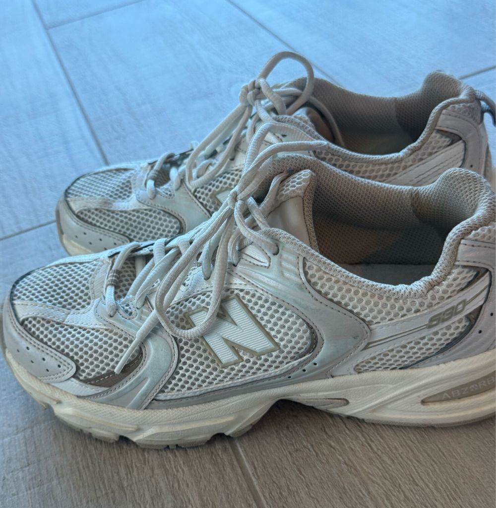 New Balance 530 Cream Sneakers