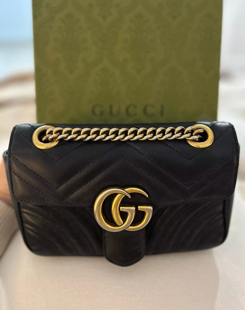 Gucci Marmont Medium black shoulder bag