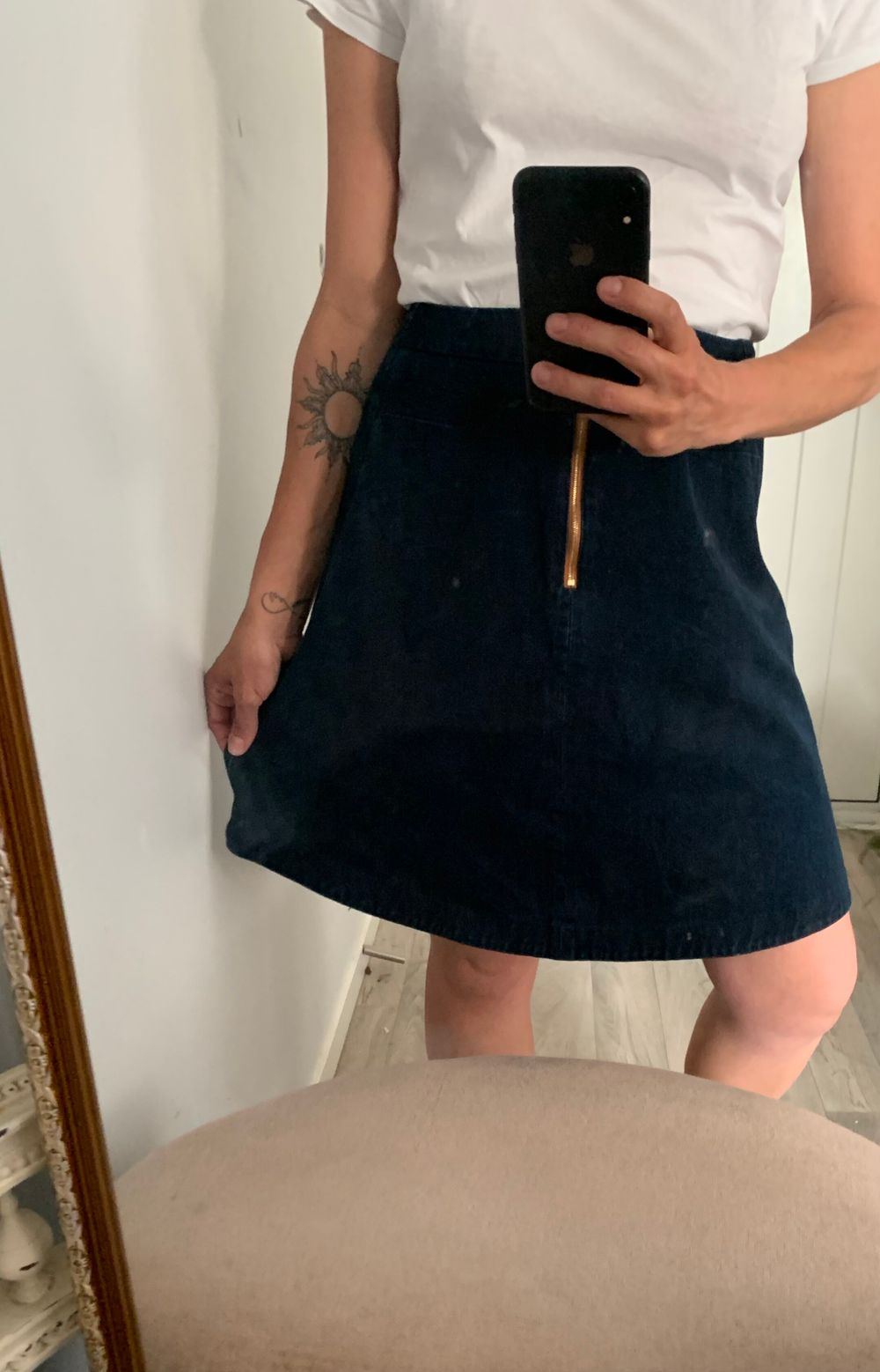 Gregory dark Denim mini skirt cotton stretch size 10/ M dark blue zip basic preppy capsule timeless
