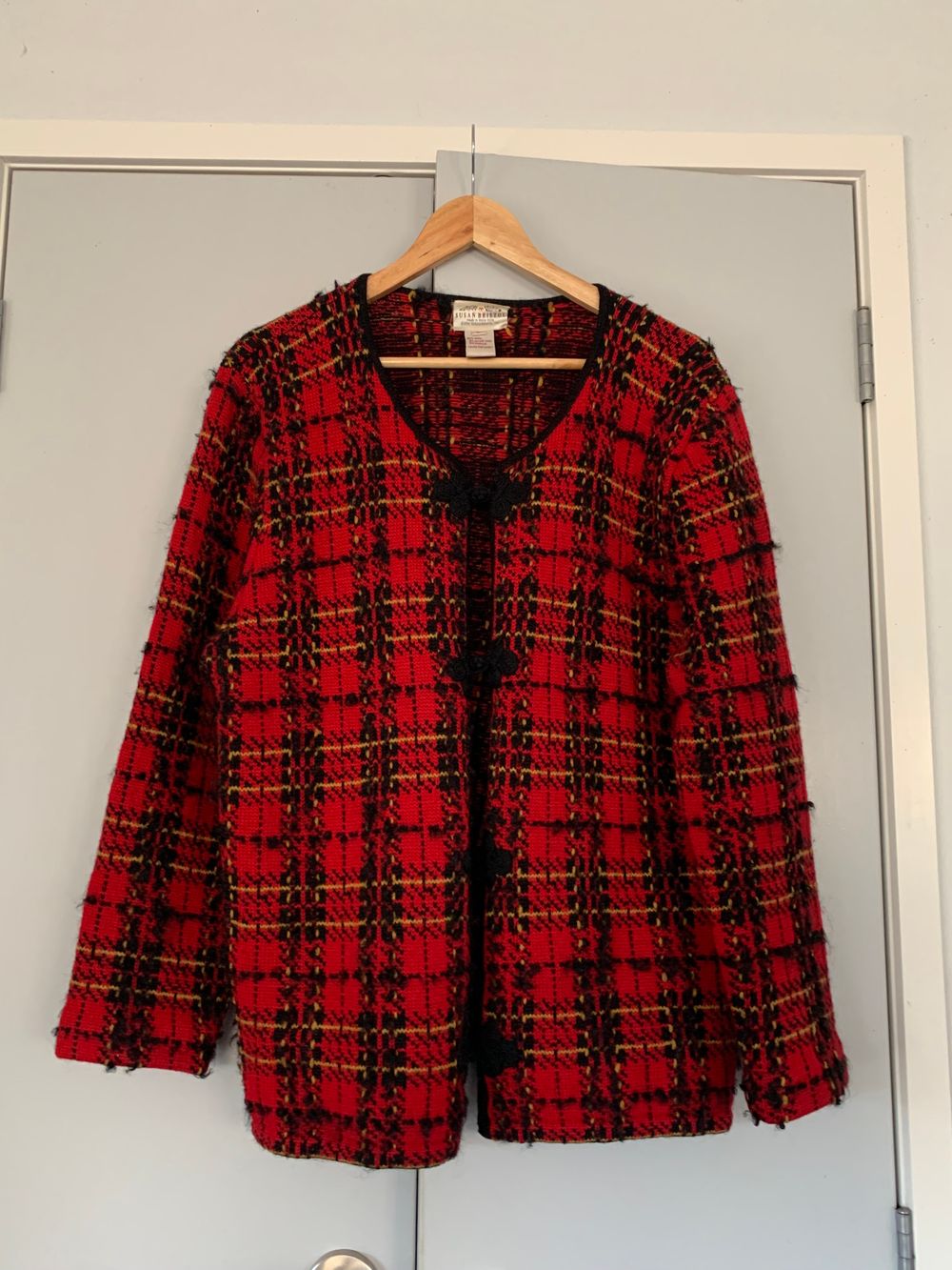 Vintage wool mohair Red Plaid knit cardigan Jacket Size L classic Scotland tartan