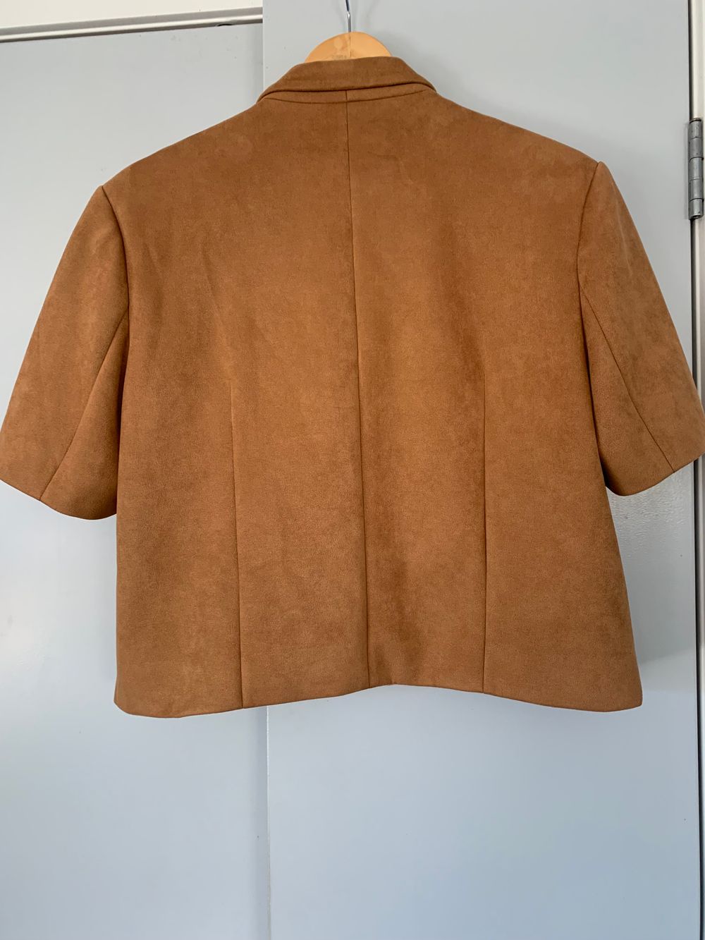 Knuefermann tan Brown Cropped Blazer micro suede short sleeves image 2