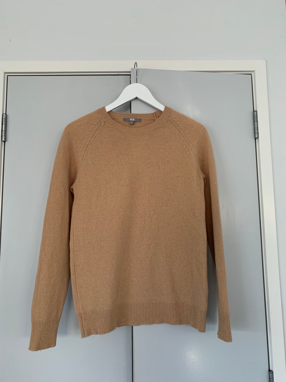 Uniqlo beige Camel wool 100% Knit Jumper Size L