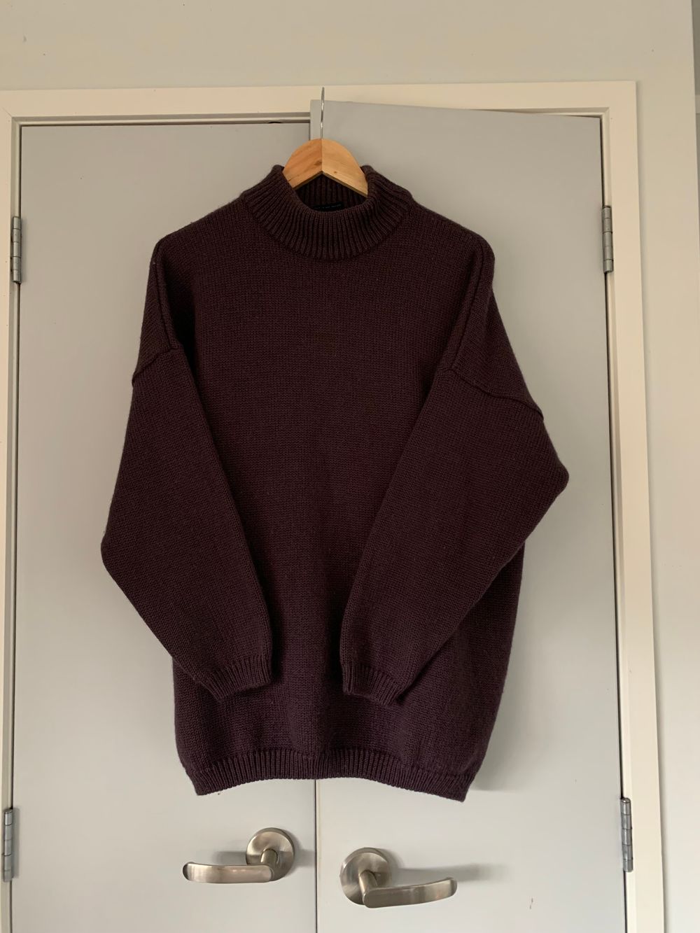 Vintage Plum 100% wool Knit Jumper Visage made in New Zealand size M relaxed fit loose