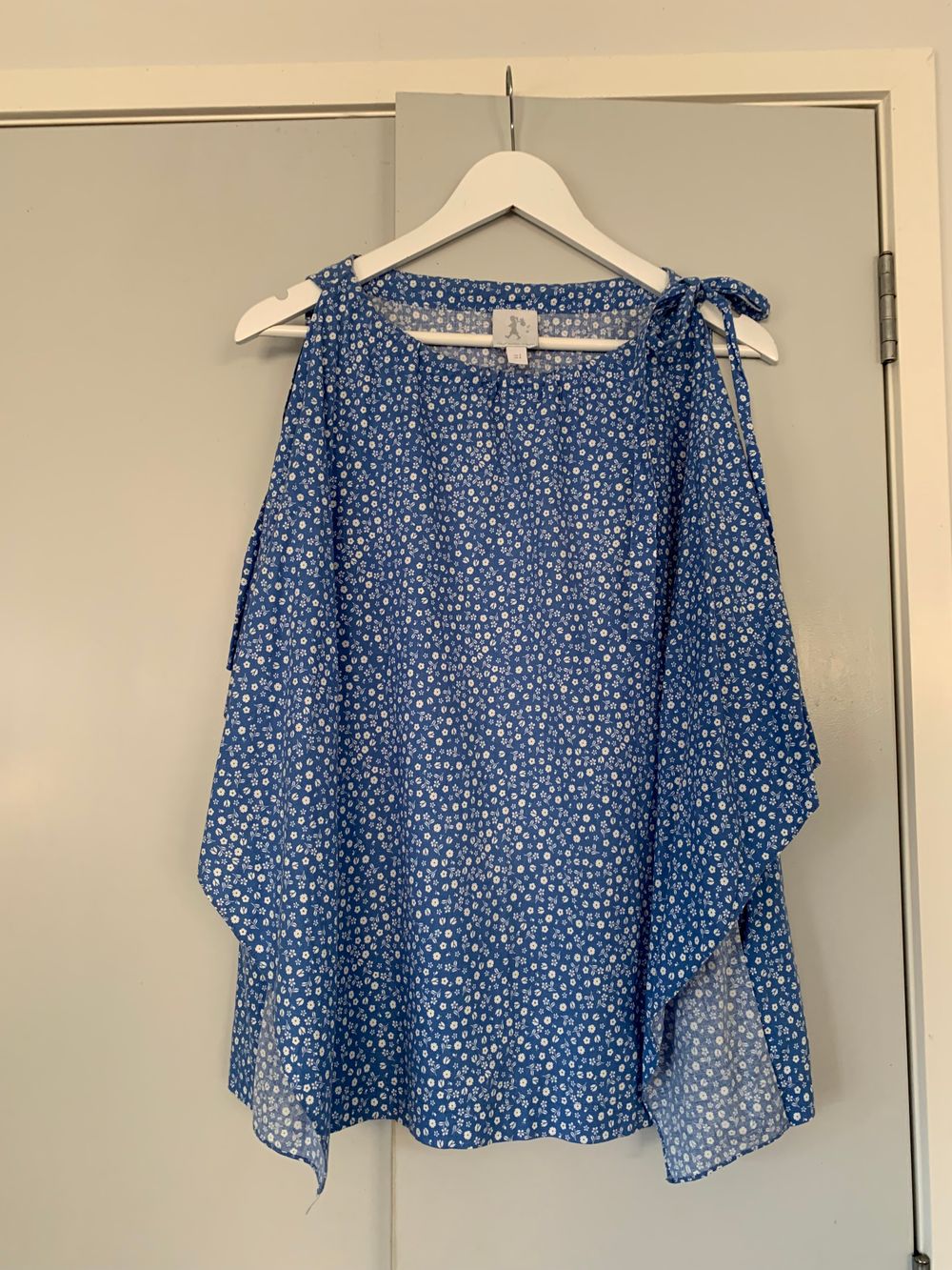 Karen Walker Runaway Blue Floral libertyTop cotton casual summer S size 8 ruffle side