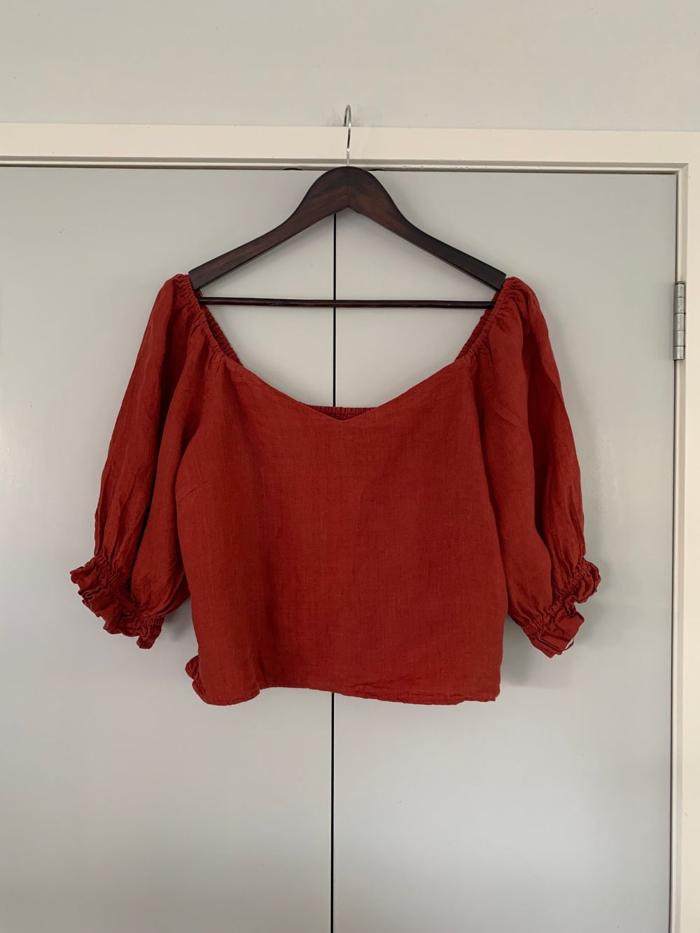 MAX linen top brick red shirred puff sleeves ruffle cropped summer casual 12 L