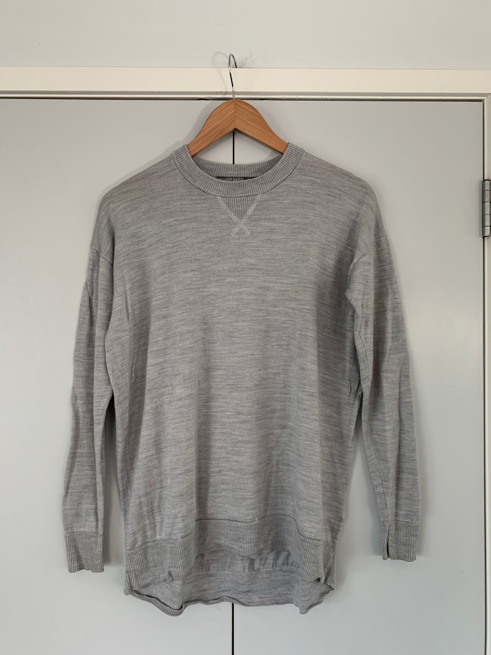 Icebreaker new merino wool  Grey Jumper classic crew neck relaxed fit lyocell S/M loose
