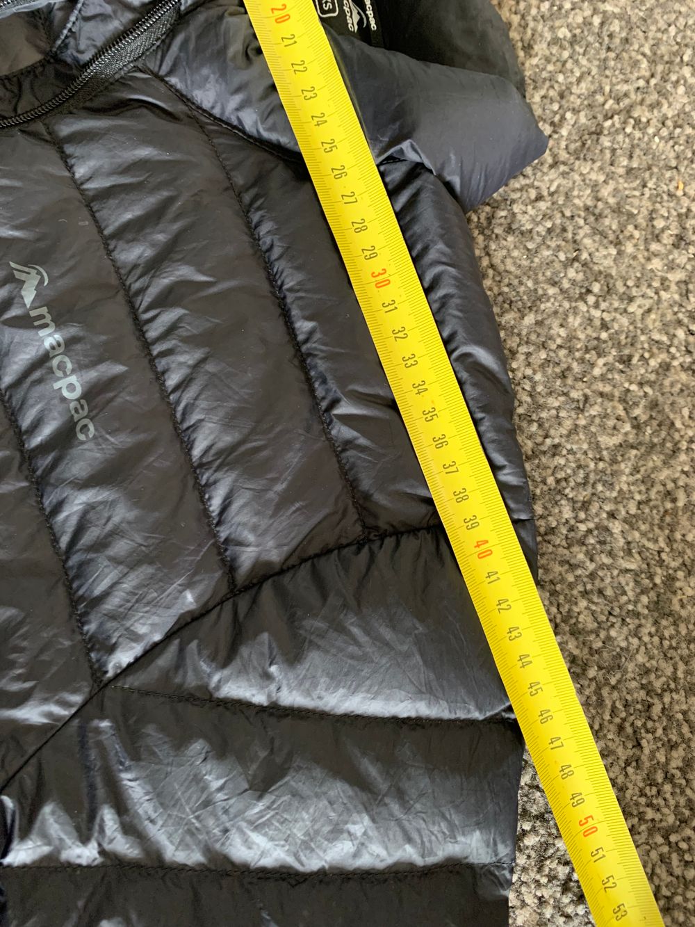 Macpac down puffer jacket padded coat S/M lightweight winter outdoors relaxed fit image 7