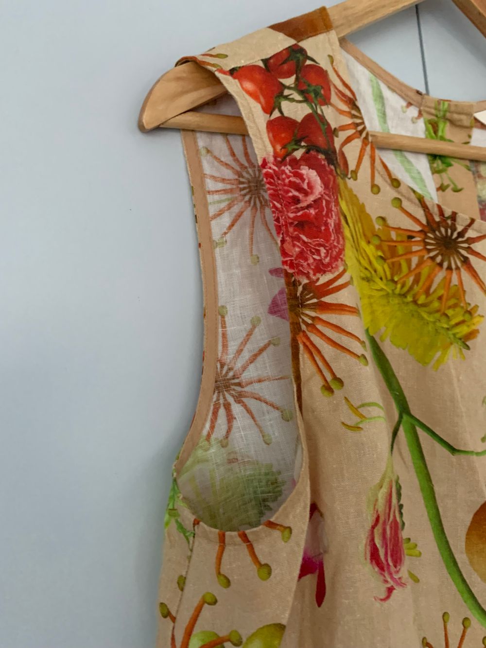 Gorman linen fruit  Floral print Sleeveless beige Top Size 16 pop funky image 5