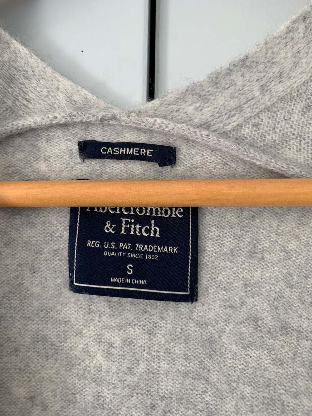 Abercrombie & Fitch cashmere light Grey Cardigan Size S open front pockets winter capsule timeless image 2
