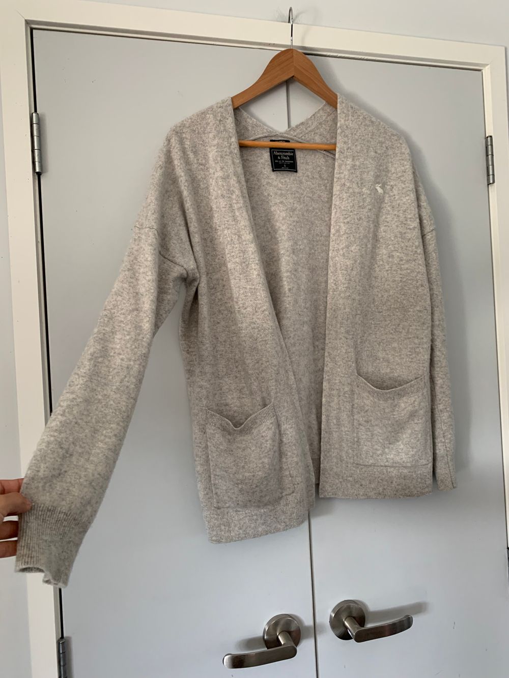 Abercrombie & Fitch cashmere light Grey Cardigan Size S open front pockets winter capsule timeless image 3
