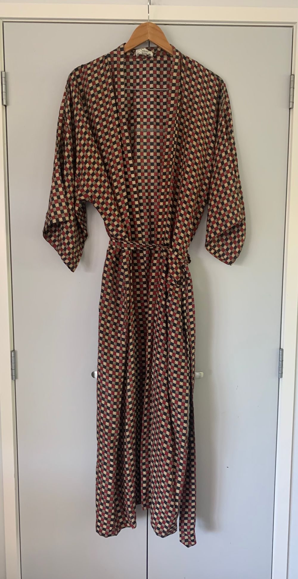 Vintage Silk dressing gown retro loungewear luxe Snow Robe M/L/XL red beige patterned