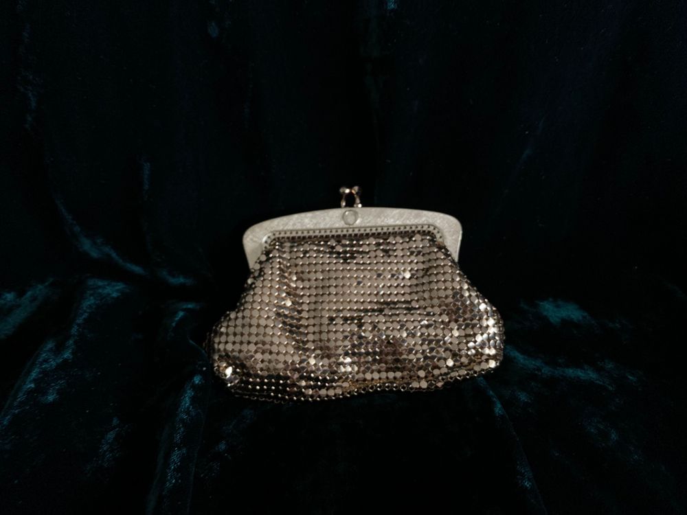 Vintage Oroton Gold mid century retro Mesh Clutch coin purse classic collectable