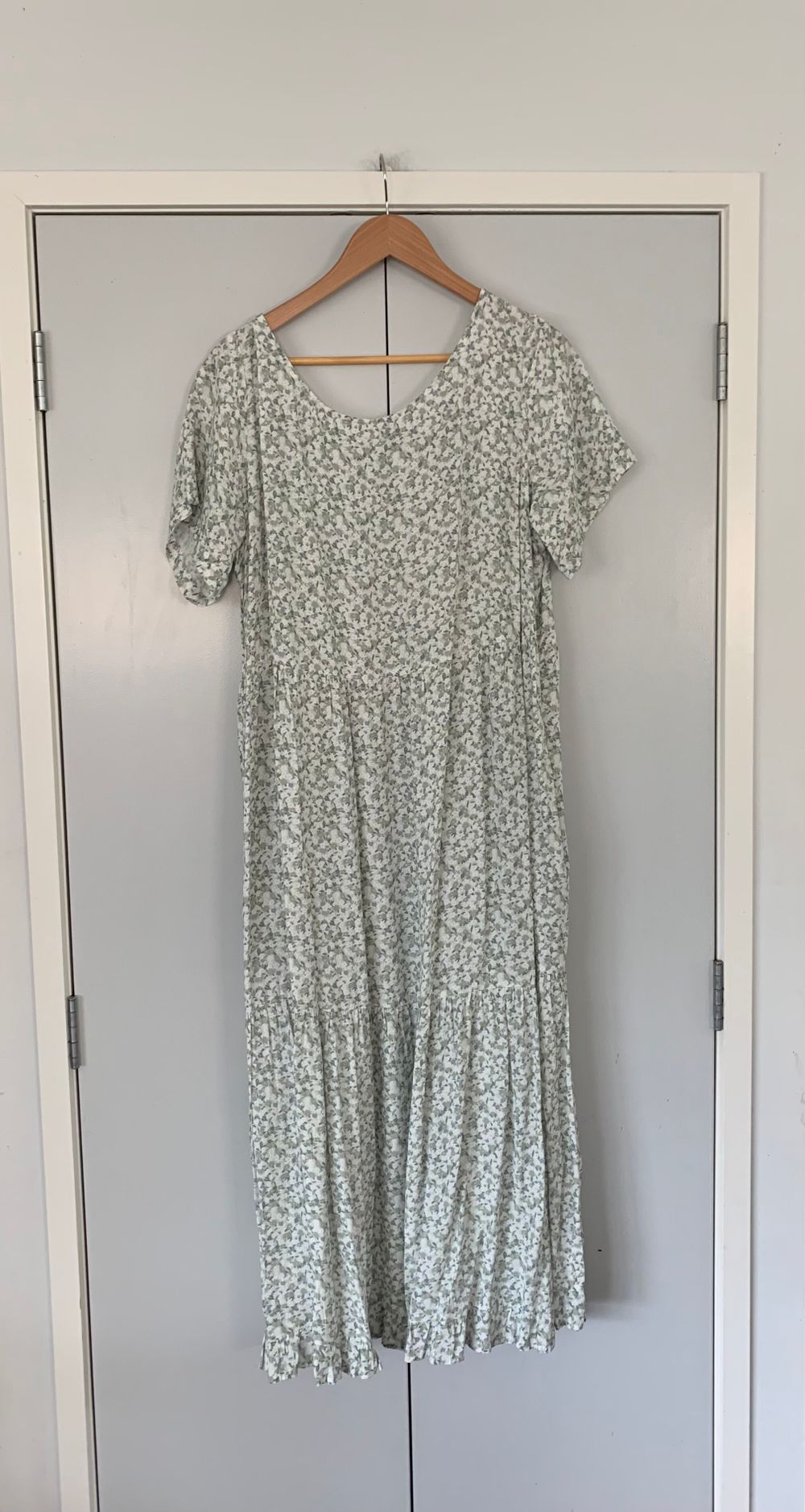 Wallace Cotton boho cottage floral maxi dress sage green white L image 3