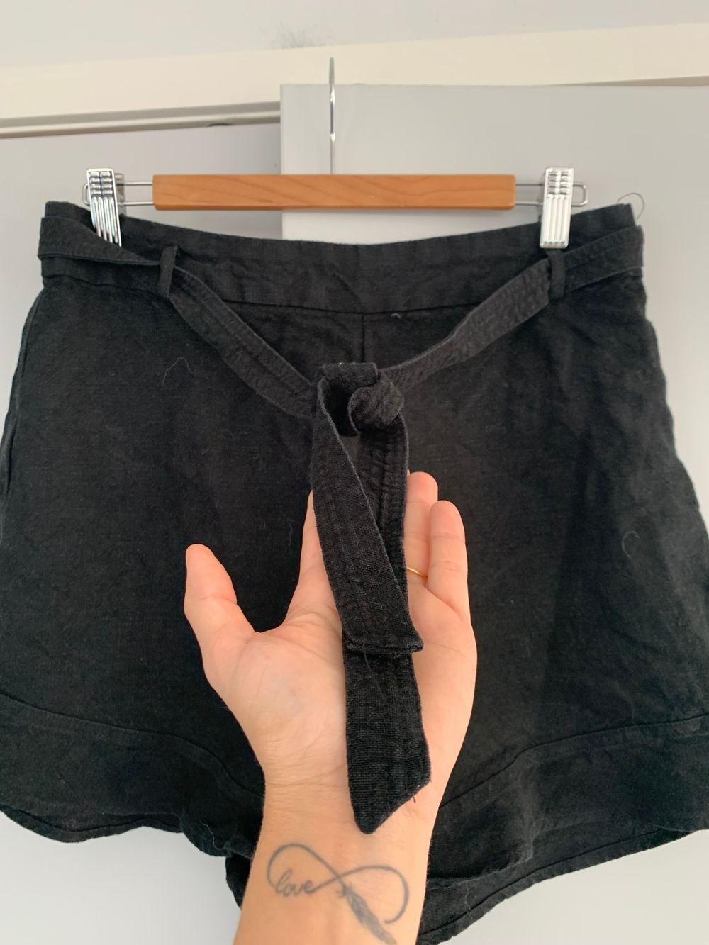 Witchery Black Linen Shorts image 4