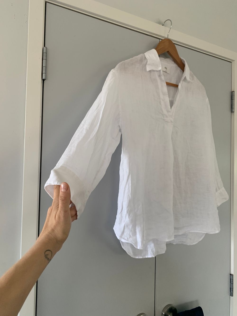 Uniqlo White Linen Shirt relaxed fit blouse S casual chic image 7