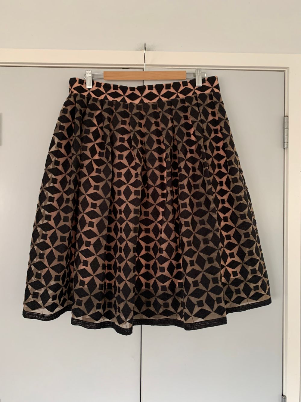 WORLD powder’ou k black sheer embroidery skirt skater pleated XL/14