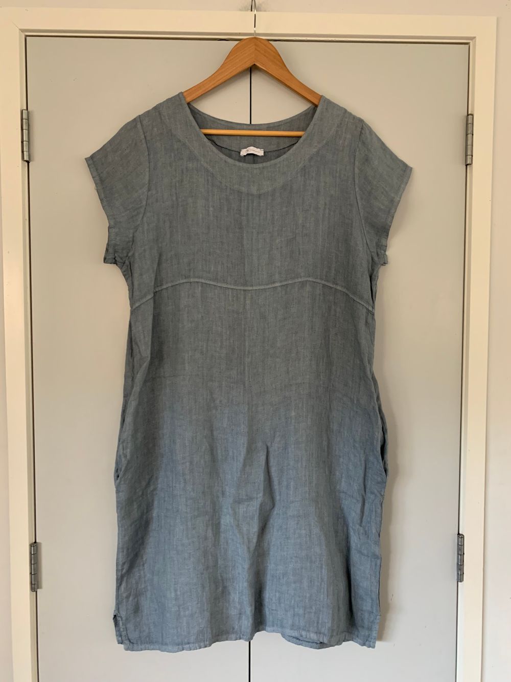 Pure Linen Dress made in Italy blue short sleeves going neck