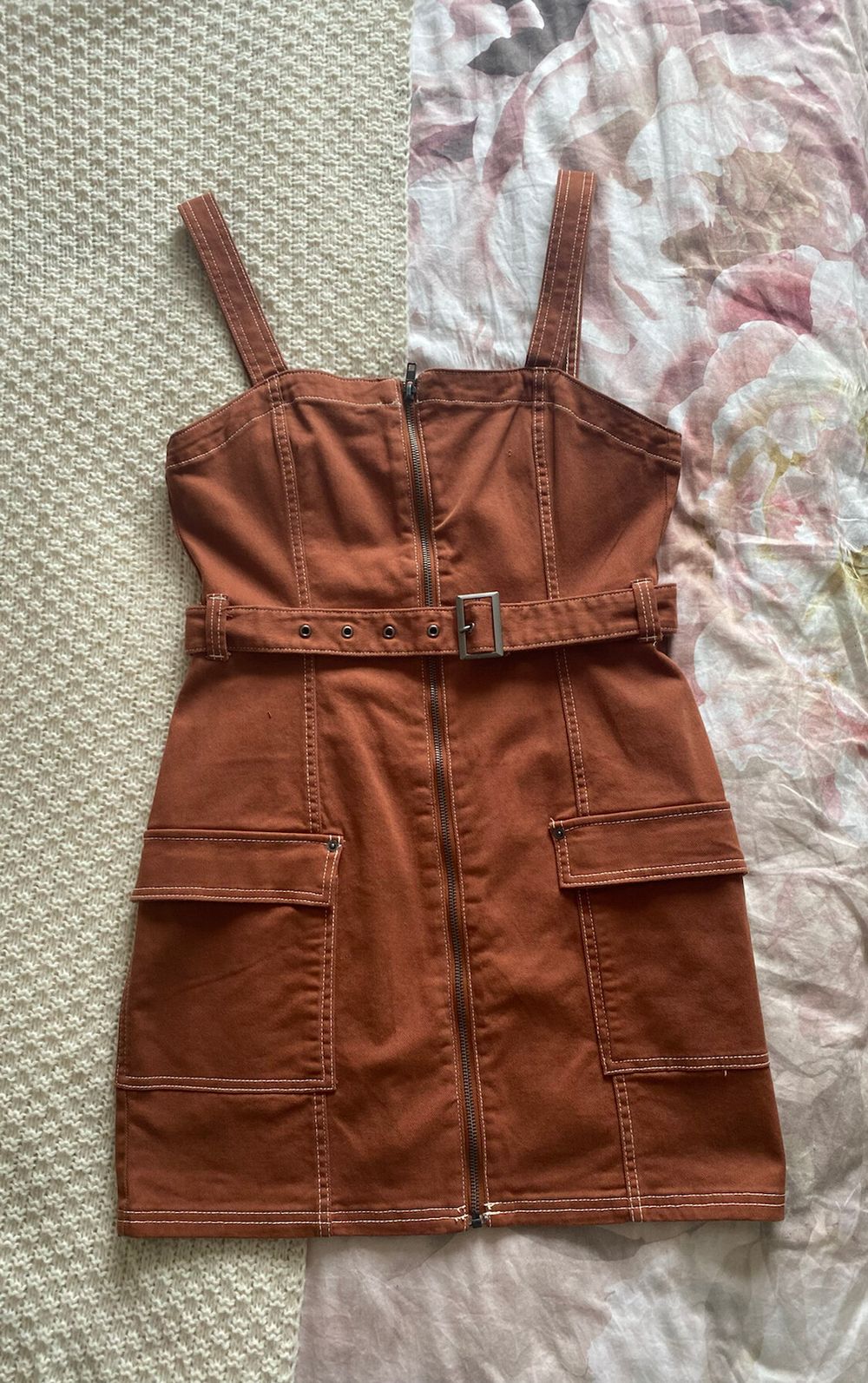 H&M - Brown Denim Dress on Designer Wardrobe H&M - Brown Denim Dress on Designer Wardrobe