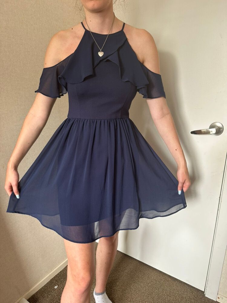 Forever New - Forever New Navy Blue Dress Size 8 on Designer Wardrobe