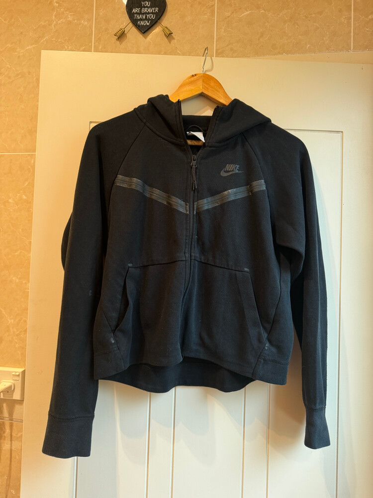 Nike Crop Hooded Jumper Size Xs / But Oversized Would Fit 10 :)