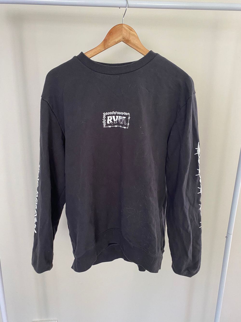RVCA Black Flower and Thorn Jumper size M