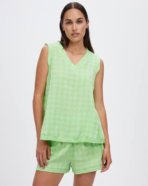 Summery Copenhagen V Shirt No Sleeves Green Women’s Medium