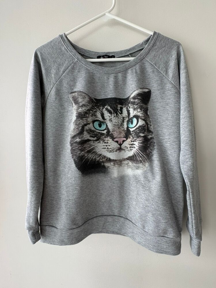 Chic Booti Grey Cat Sweatshirt
