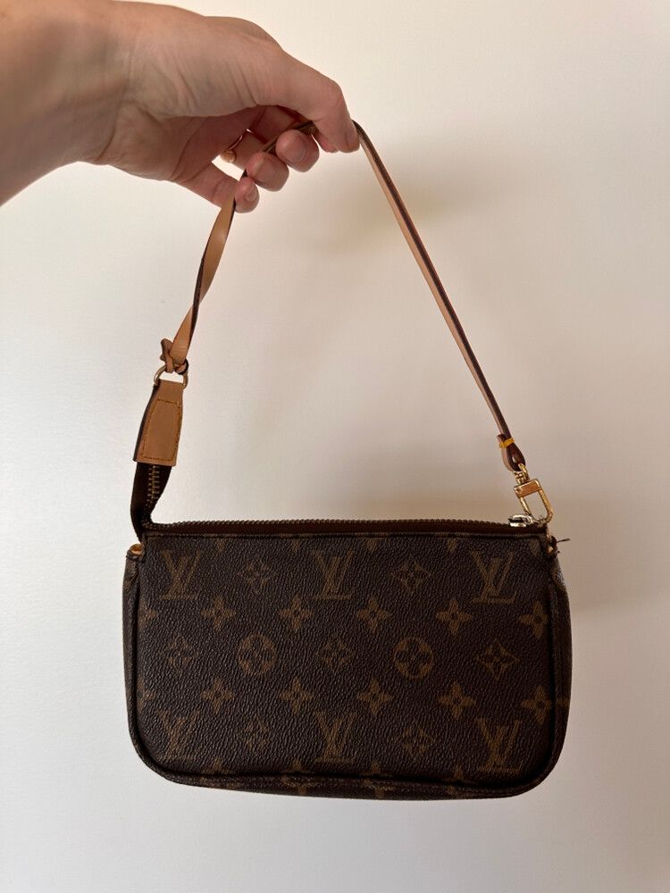 Vintage Rare 1999 Monogram Pochette