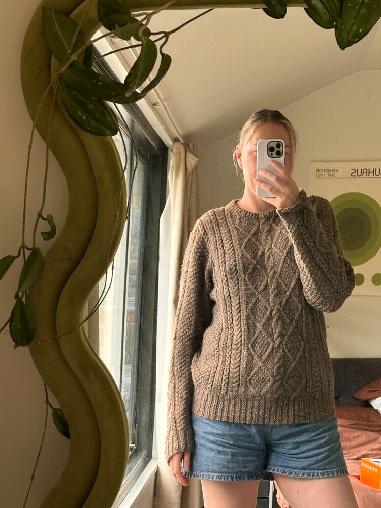 Cable knit jumper