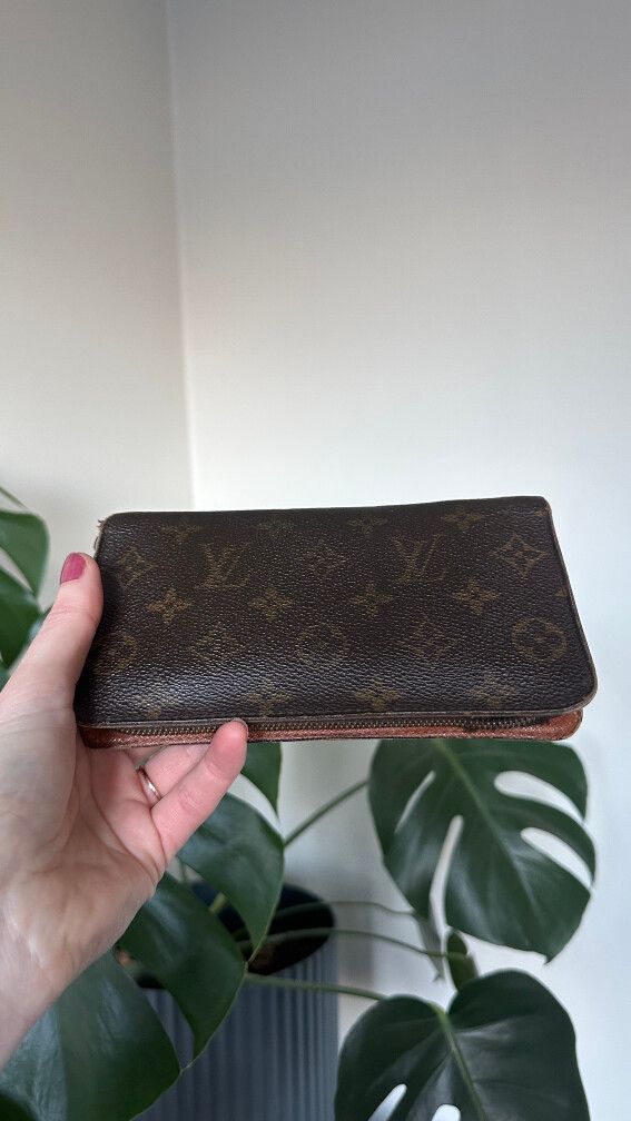 Vintage 1999 Brown Monogram Zip Wallet