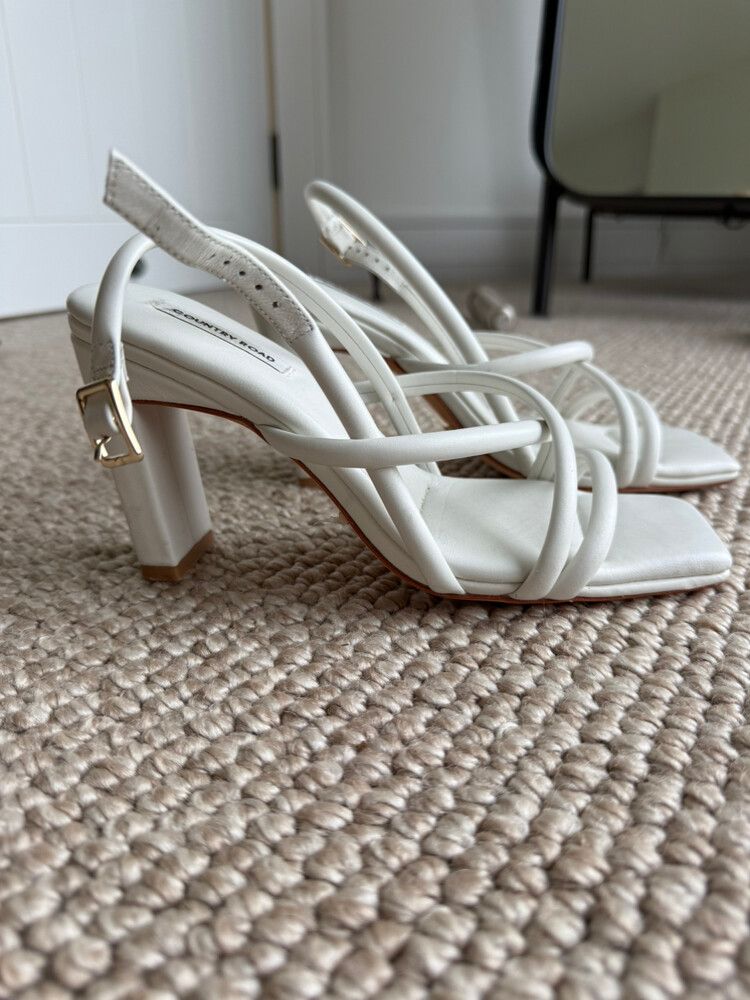 Country Road White Heels 38