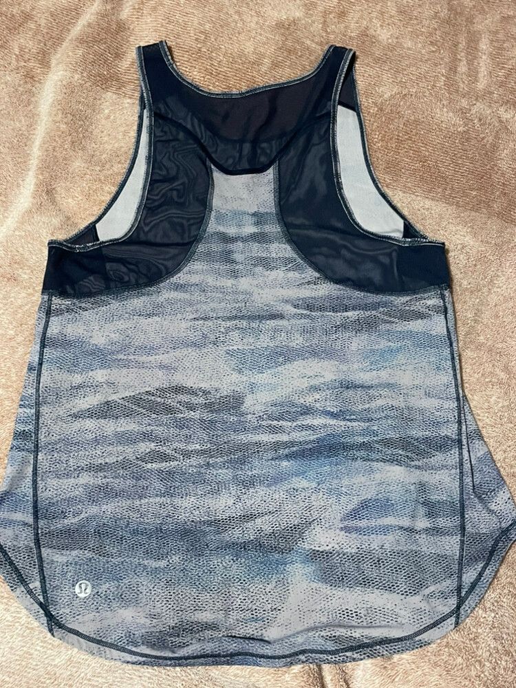 Lululemon tank