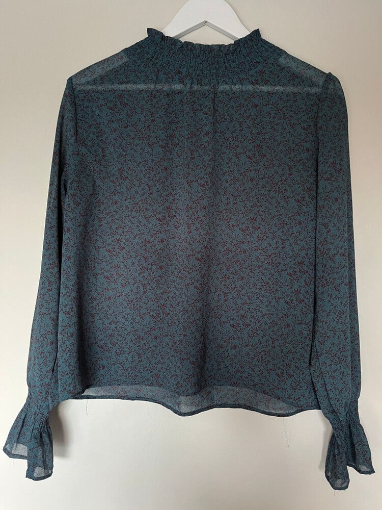 Mirrou Green Floral Top