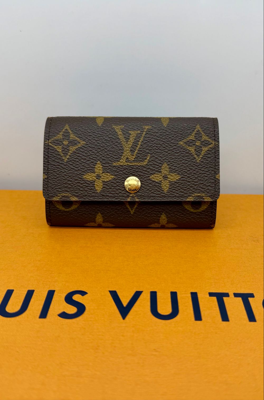 Louis Vuitton 6 Key Holder ~ Monogram Canvas