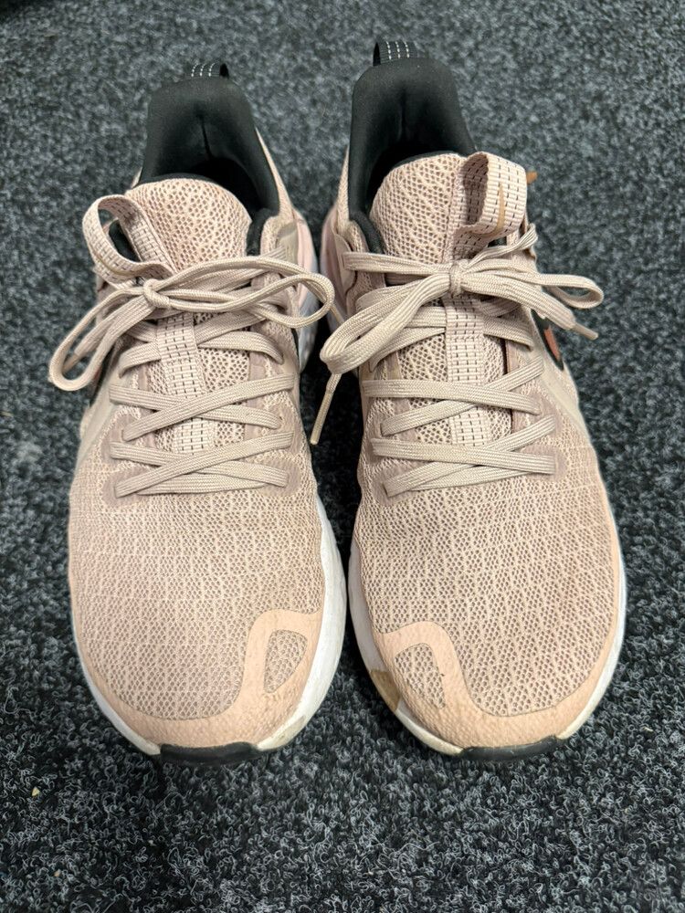 Nike Beige React Sneakers